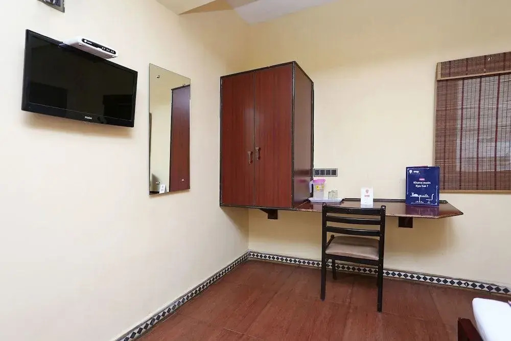 OYO Flagship 2207 Hotel Transit