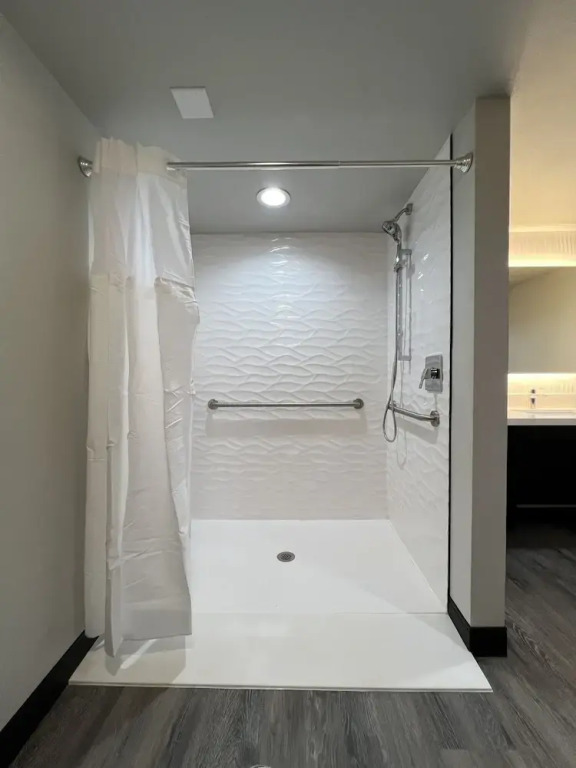 Imperial Suites, Adults Only