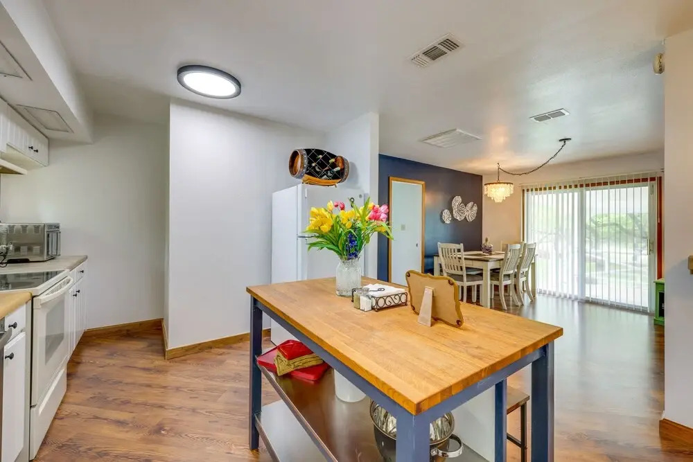 Canyon Lake Home w/ Resort Amenities & Fire Pit
