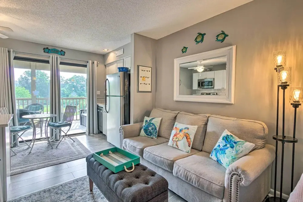 1 Mi to Lake Lure: Mtn-view Studio w/ Balcony!