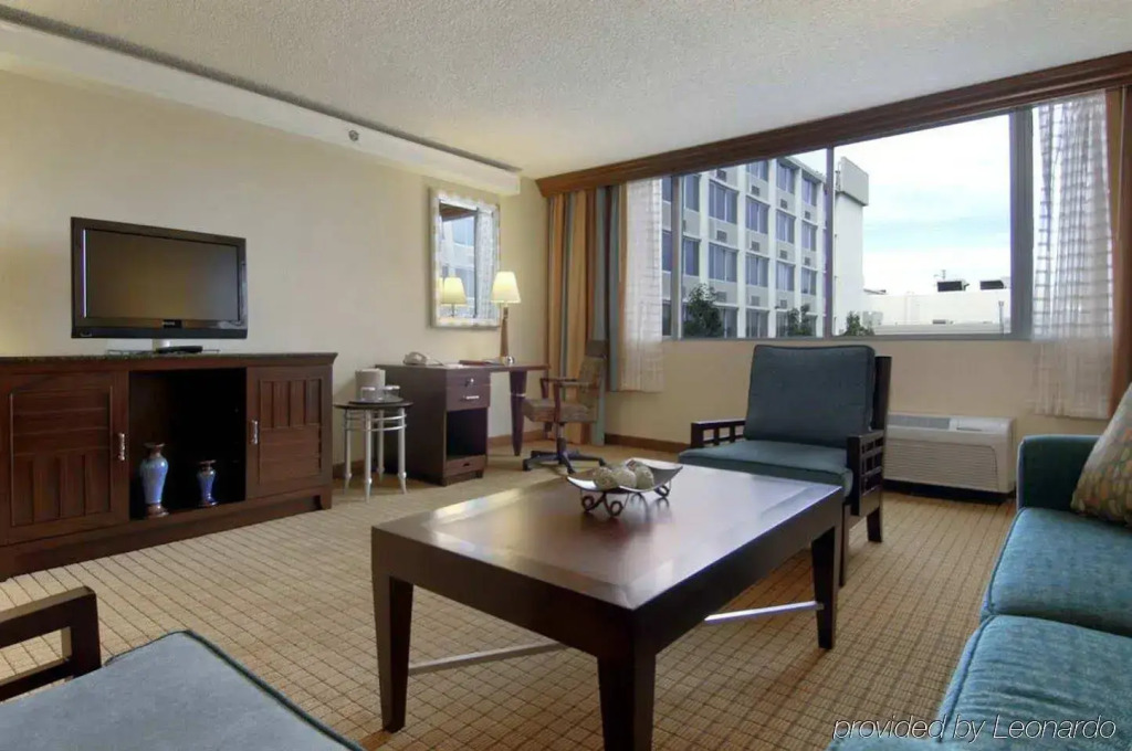 DoubleTree By Hilton Hotel Denver - Stapleton North