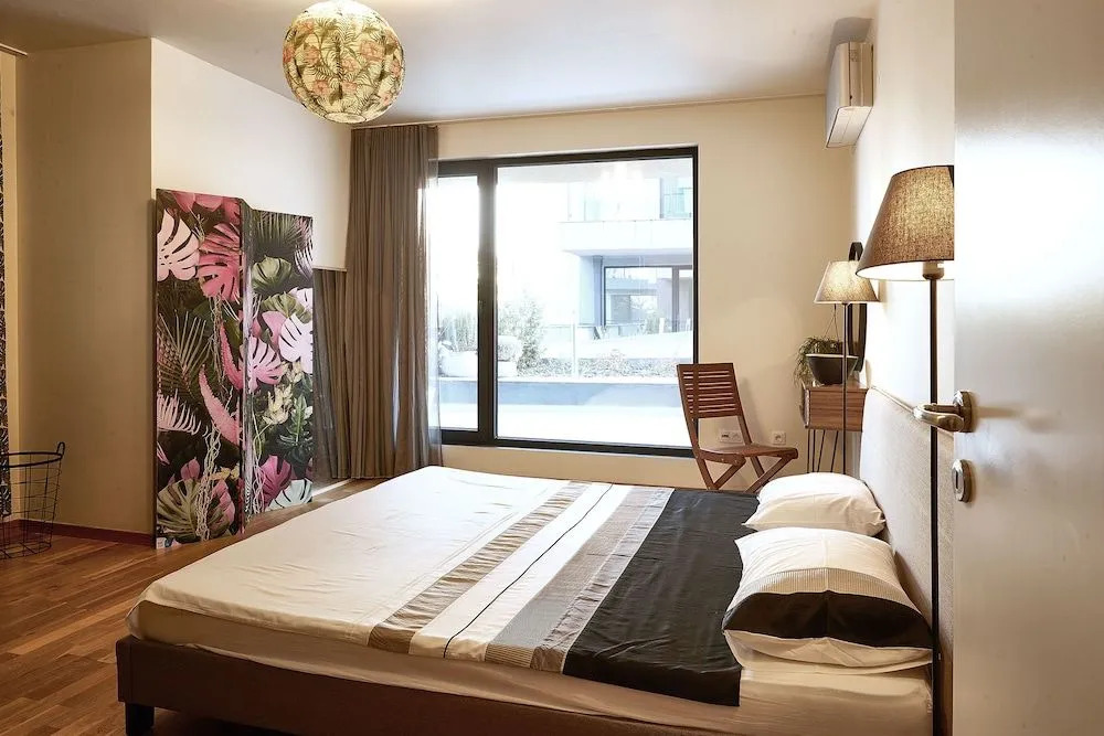 Baratero Club Apartments Private Parking EV points