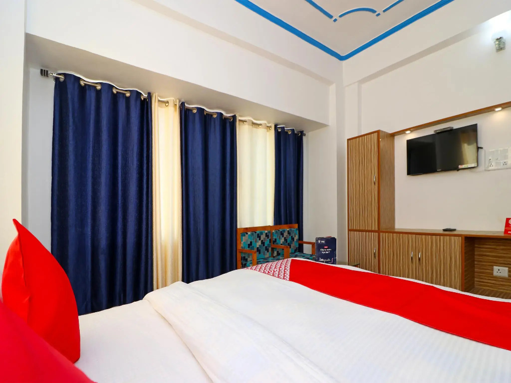 OYO 26832 Hotel Ratnodaya