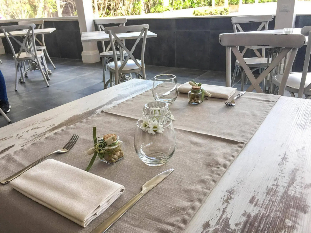 Albaruja Hotel