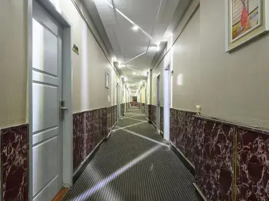 Yisu Qingju Hotel (Yuyao Yintai City Branch)