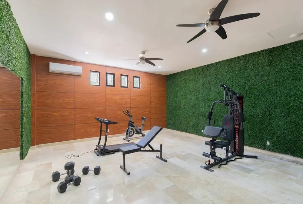Stunning 2BR Condo Breathtaking Sky Bar Rooftop Pool Gym
