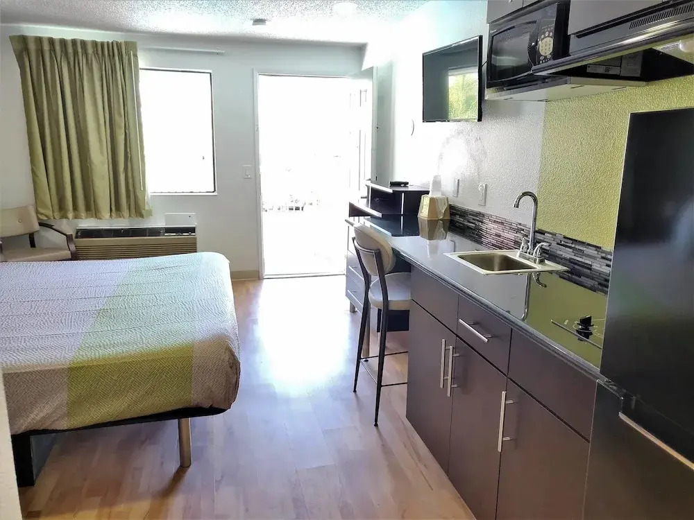 Studio 6-Fresno, CA - Extended Stay