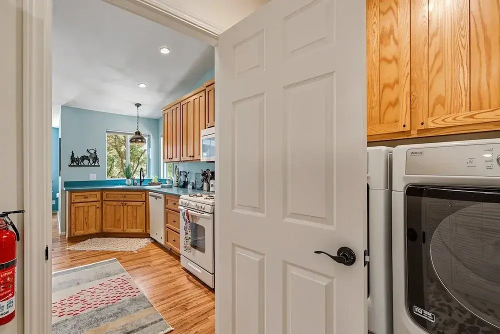 The Nut House - Lovely Home with Hot Tub