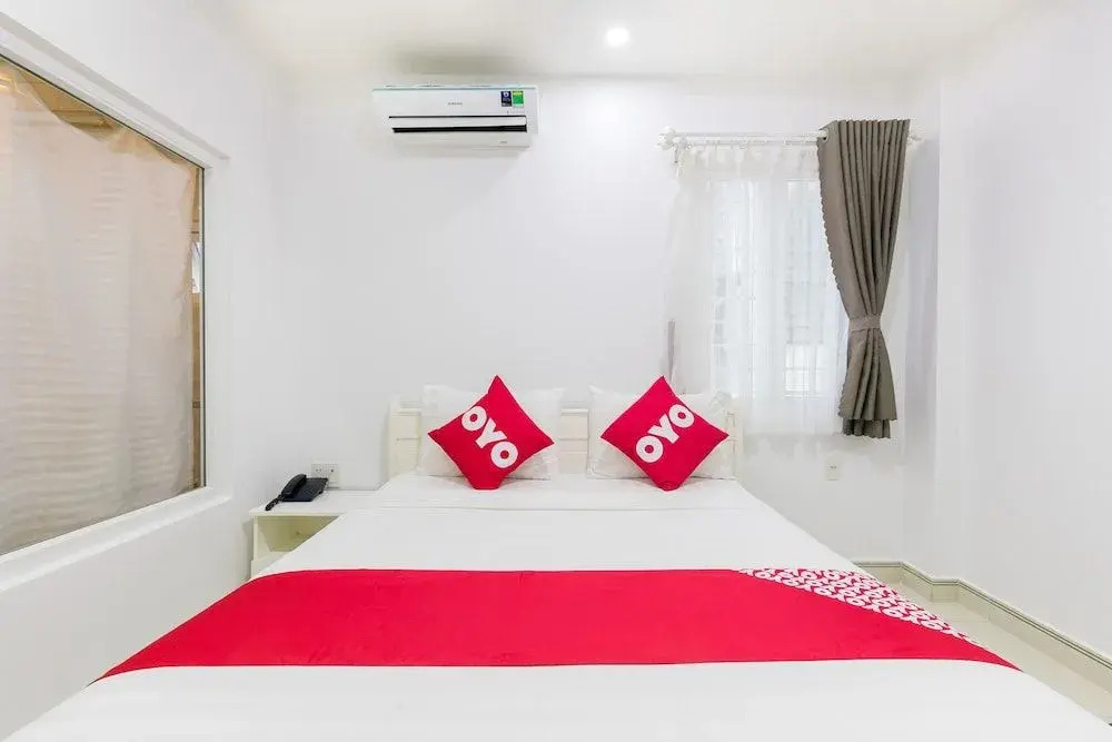 OYO 652 Monaco Hotel (Vaccinated Staff)