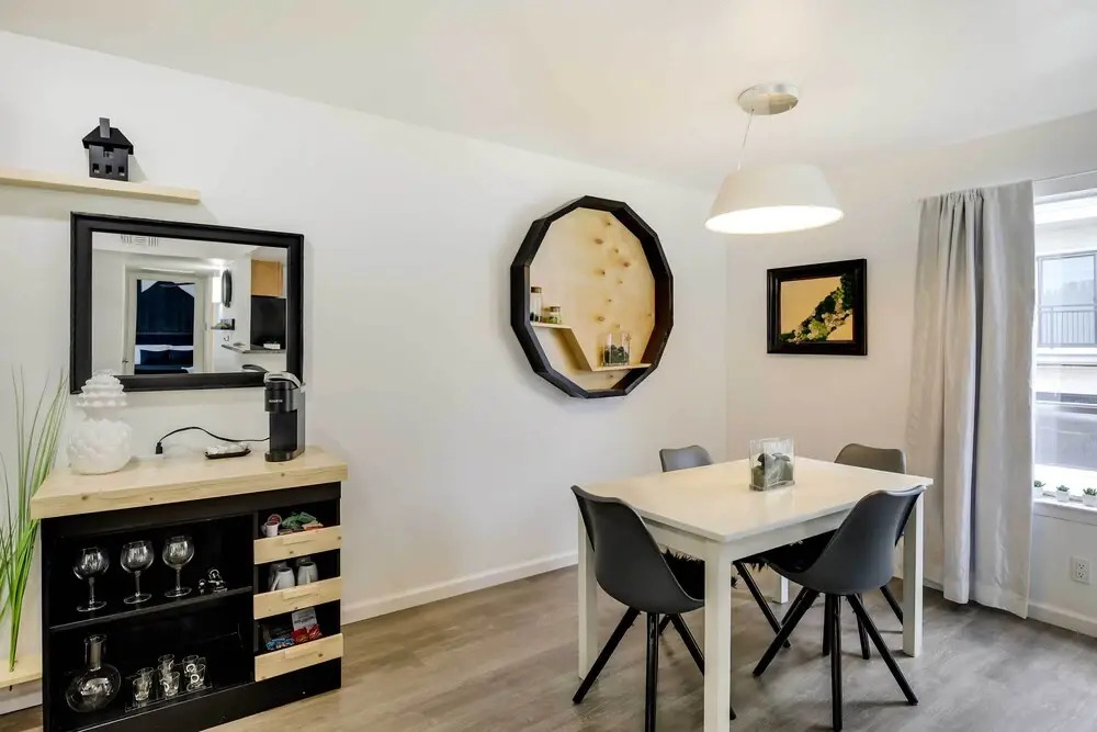 Serene Dallas Condo w/ Pool - Walkable Location!