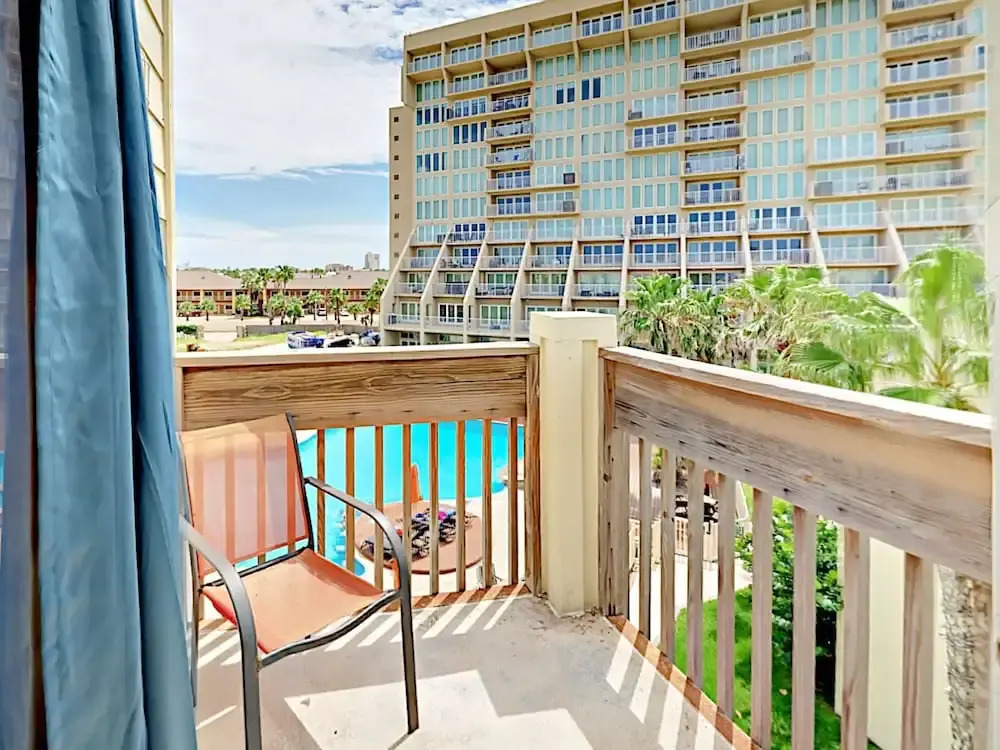 Updated 3br  W/ Pools 3 Bedroom Condo