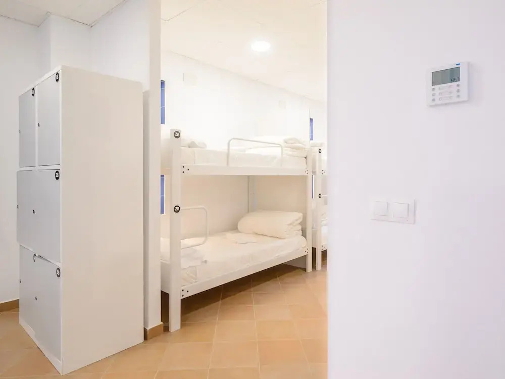 Benarrabá Hostel