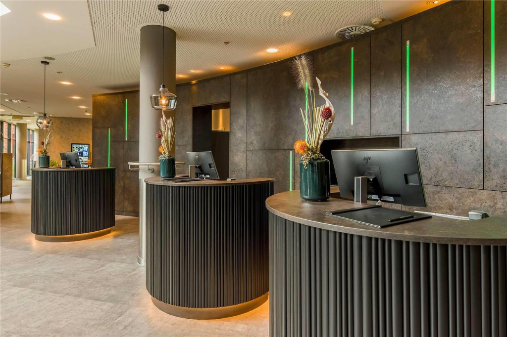 elaya frankfurt oberursel, Trademark Collection