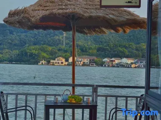 Jiujian Tang Dayu Homestay (Dongqian Lake)