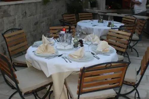 Apartments Villa Astra & Pinija