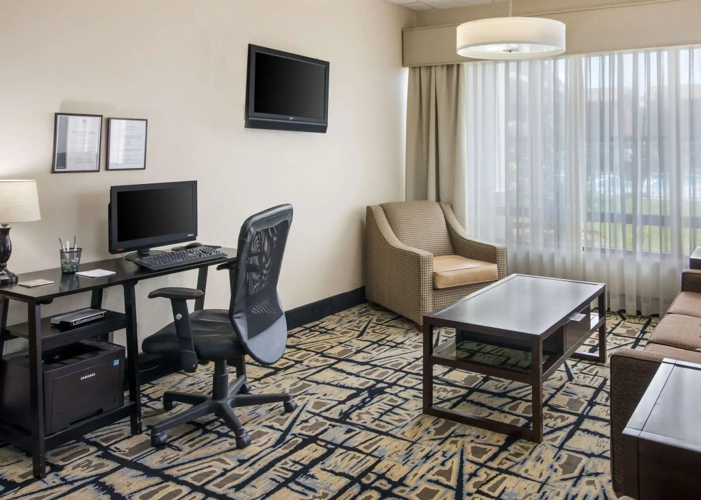 Clarion Inn Cleveland near University
