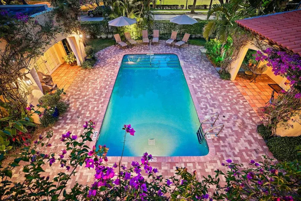 Casa Bronce