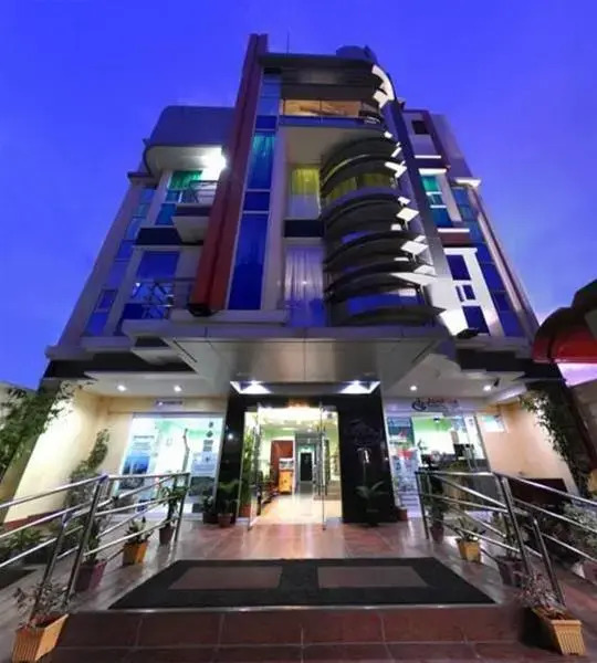 Rooms R Us - Voyagers Palace