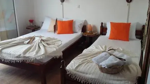 Violetta Rooms