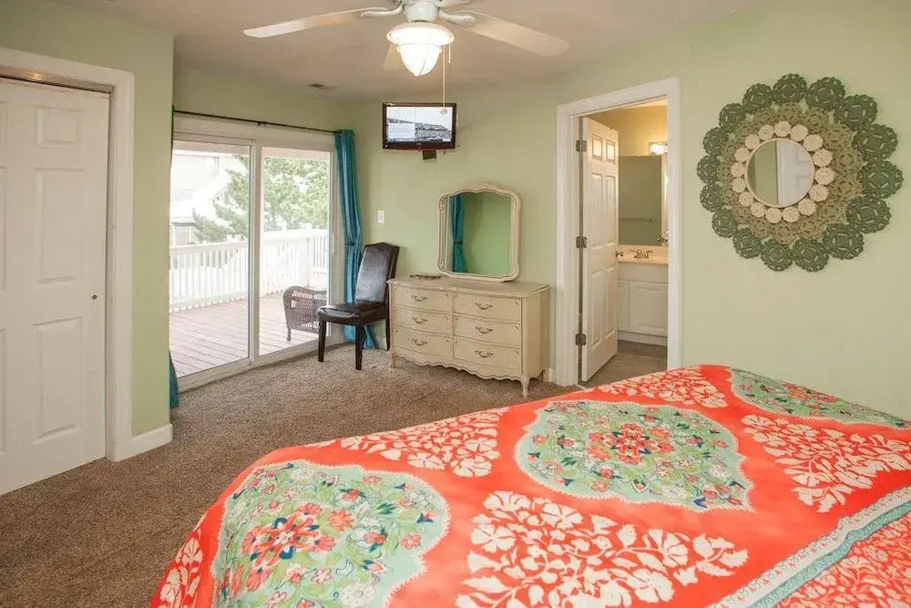 Down By The Sea - 9 Br Home