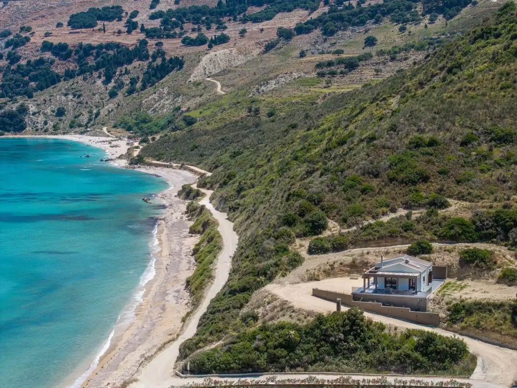 Beachfront Villa Fteri
