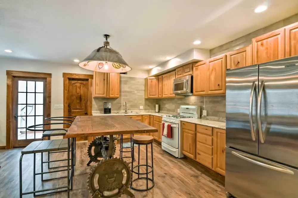 Updated Main St Apt. Near Fishlake & Capitol Reef!