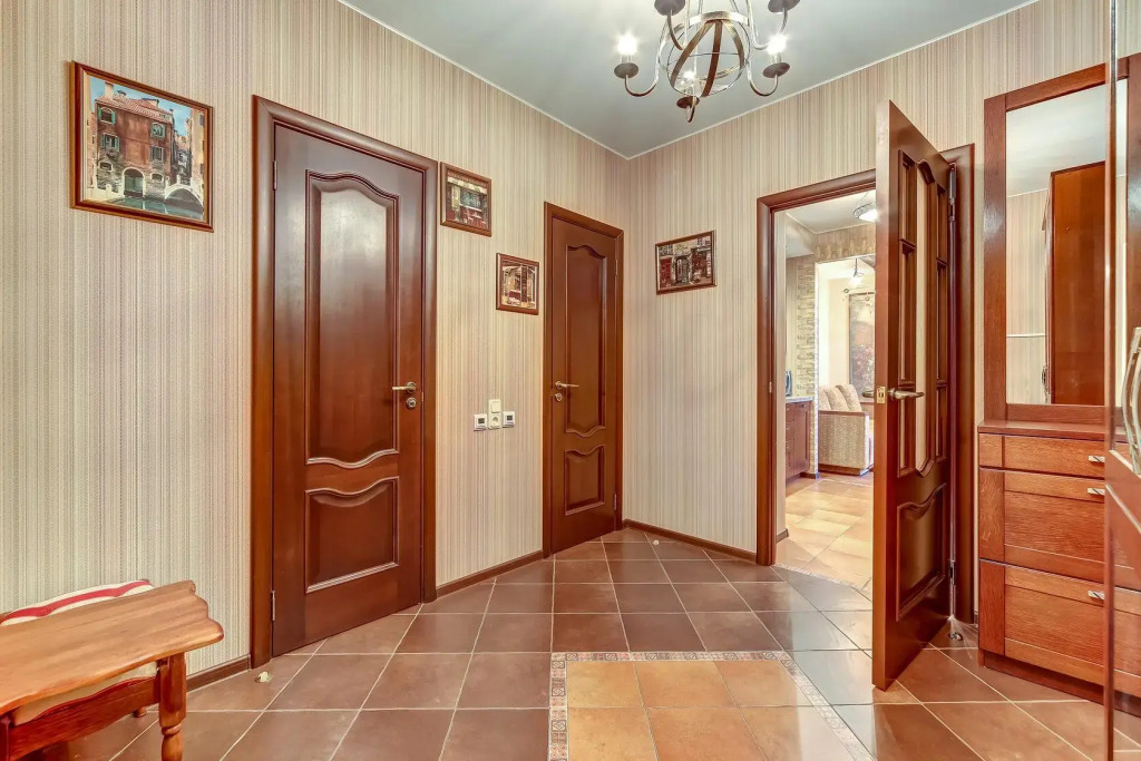 Паруса на шоссе Фермерское 32