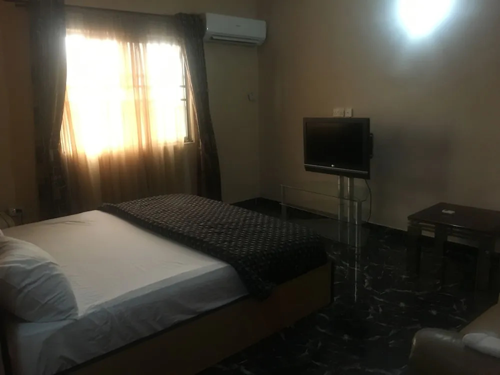 Buckers Palace Hotel