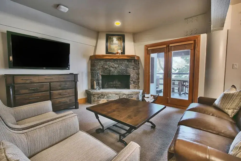 Luxury Two Bedroom Suite with Hot Tub
