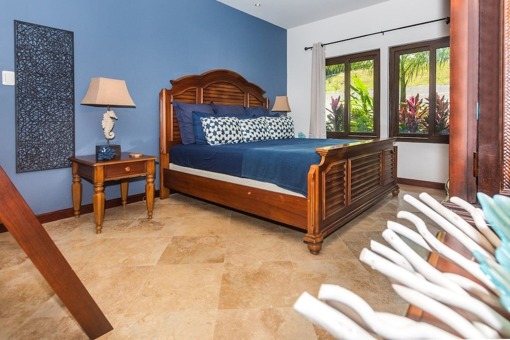 Pristine Bay 1005- Villa Loce 4 Bedroom Home