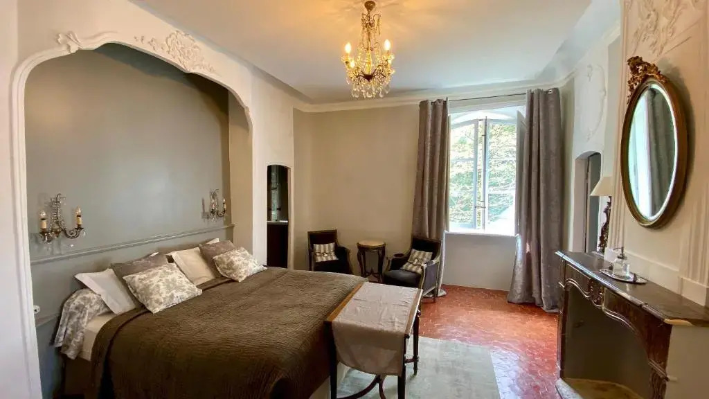 B&B Maison dHôtes - Château de Jouques