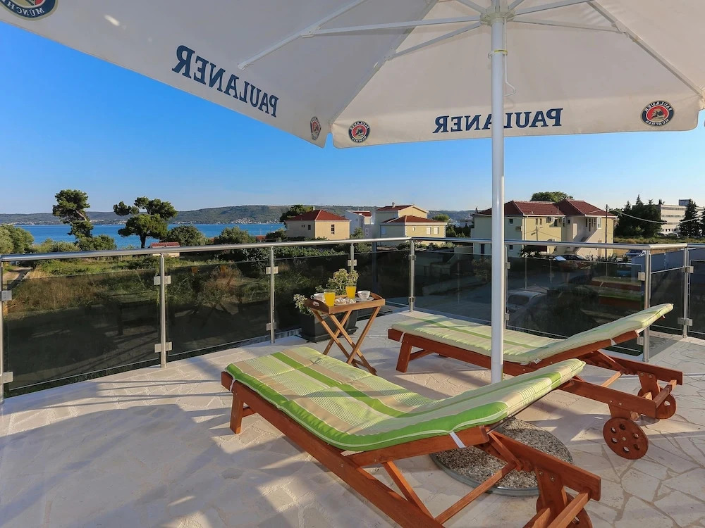 Wonderful 5 bedroom villa with private swimming pool, amazing sea view terrace