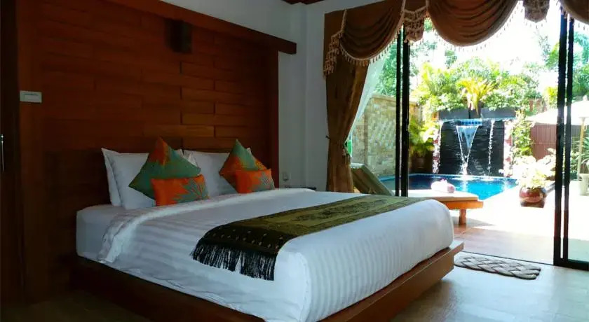 Sun-Soaked Spacious Villa - Pool, Hot Tub
