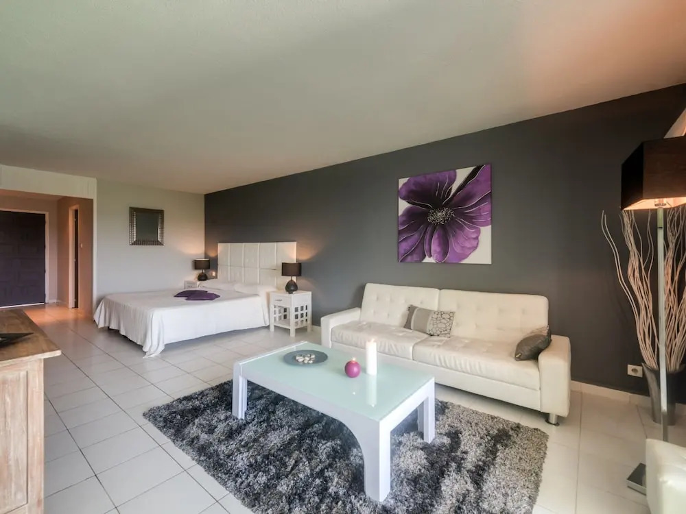 Studio Orient Bay