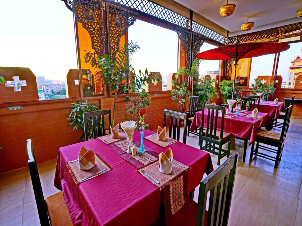 Hotel Yadanarbon