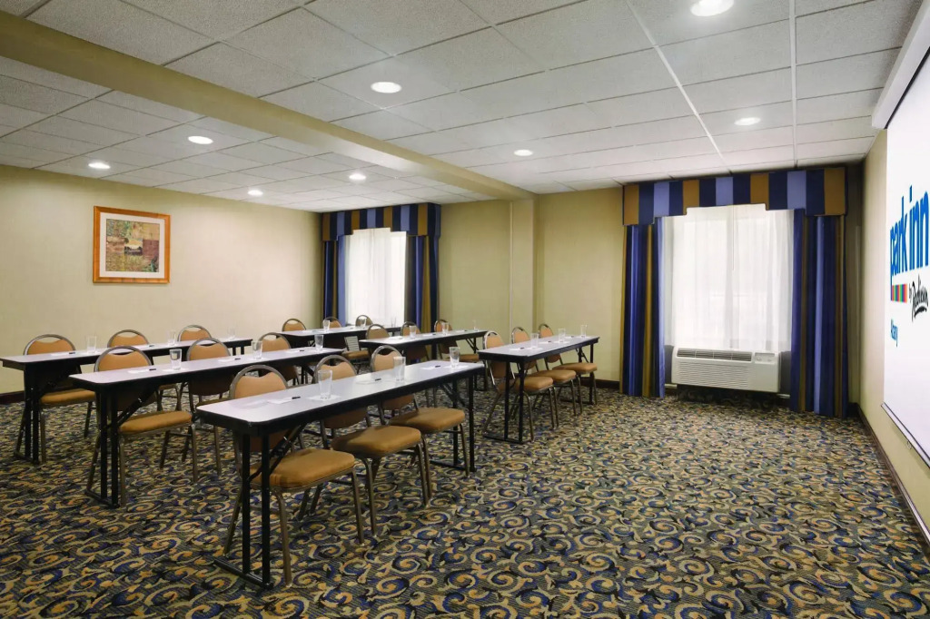 Park Inn by Radisson Albany