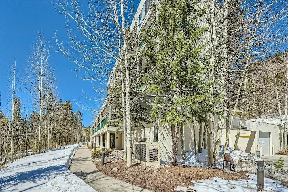 2509 Saints John 3 Bedroom Condo by RedAwning