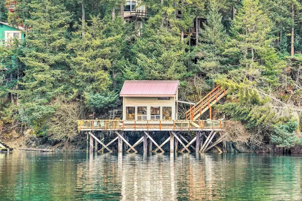 Serene Seldovia Cabin w/ Deck, Grill & Views!
