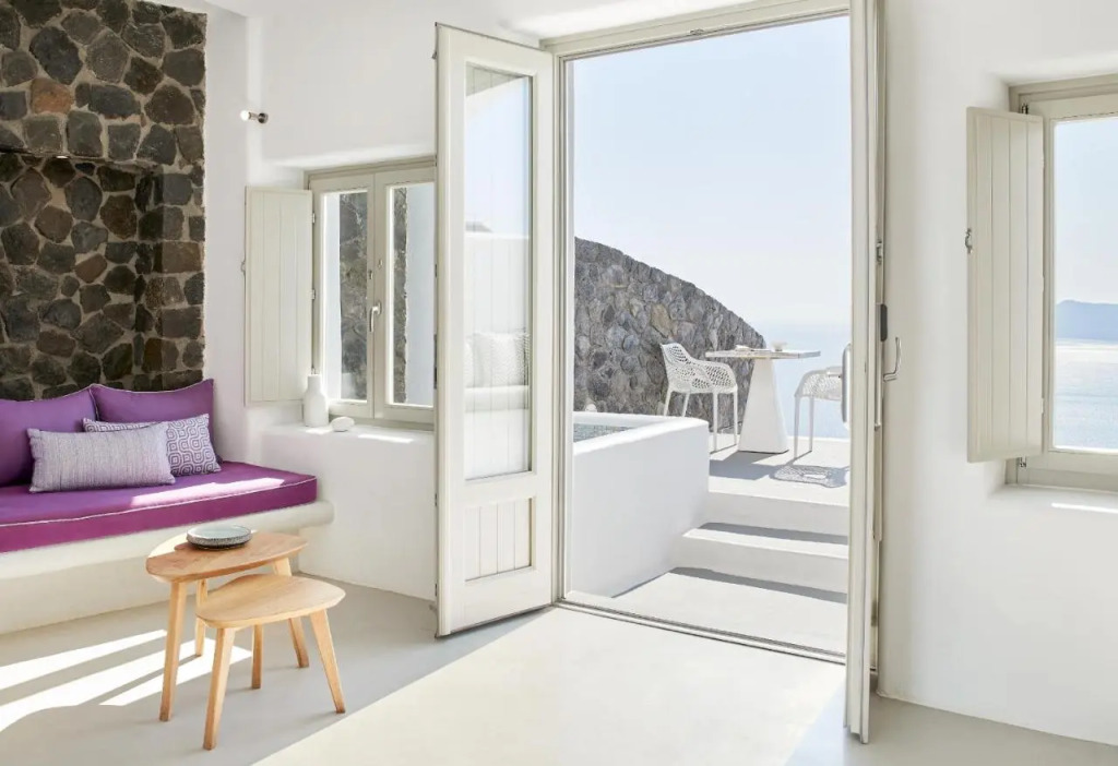 La Perla Villas and Suites