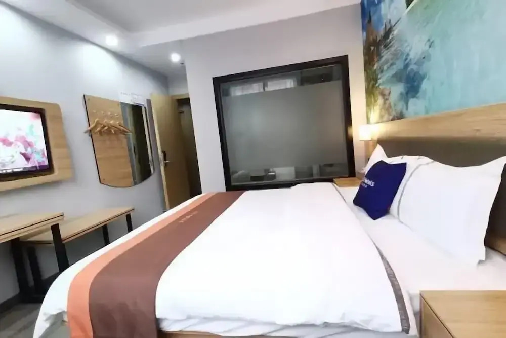 Junyi Hotel (Shaoxing Shangyu Pedestrian Street)