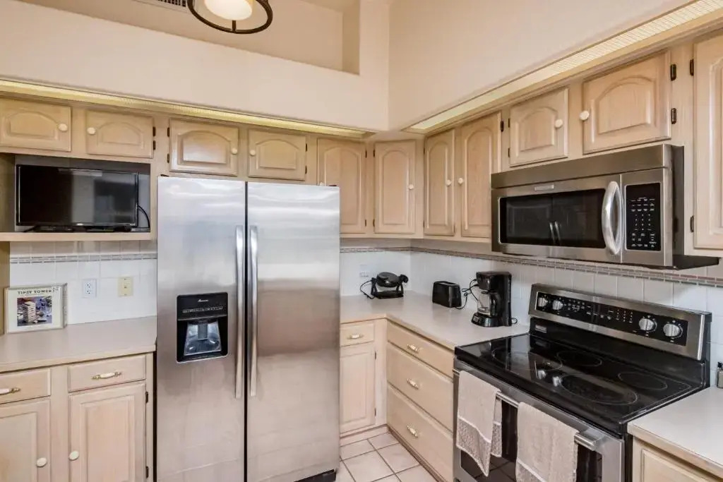 NEW! Desert Pool & Spa Home, Minutes To Beach!