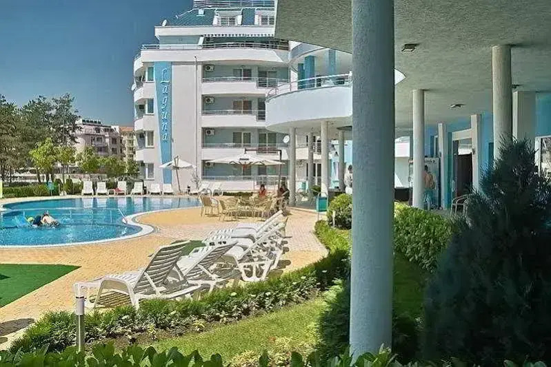 Laguna Holiday