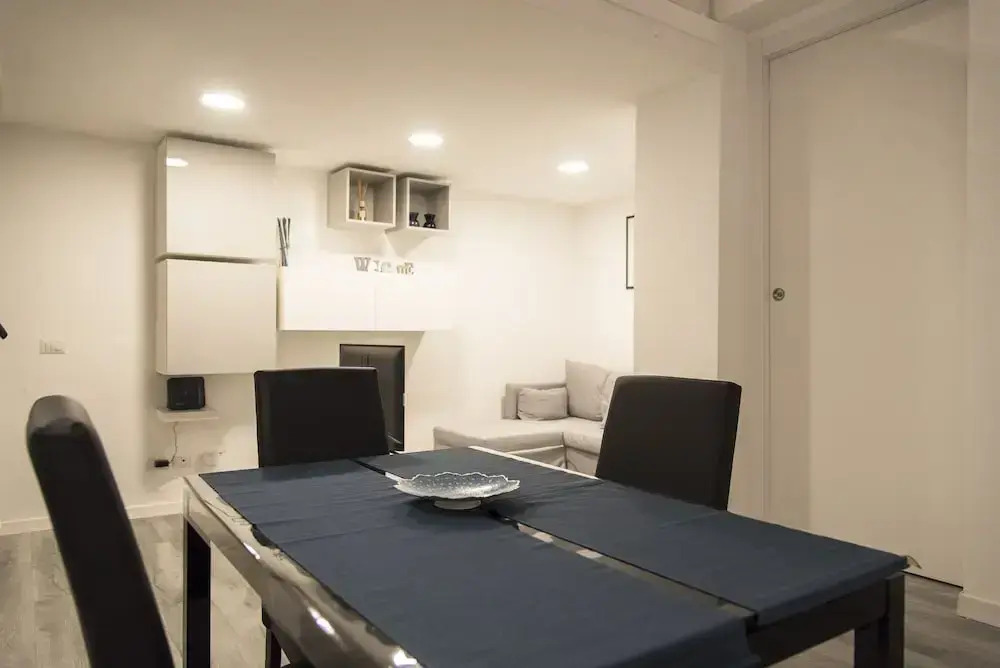 Contemporary 2 Bedroom Flat near University