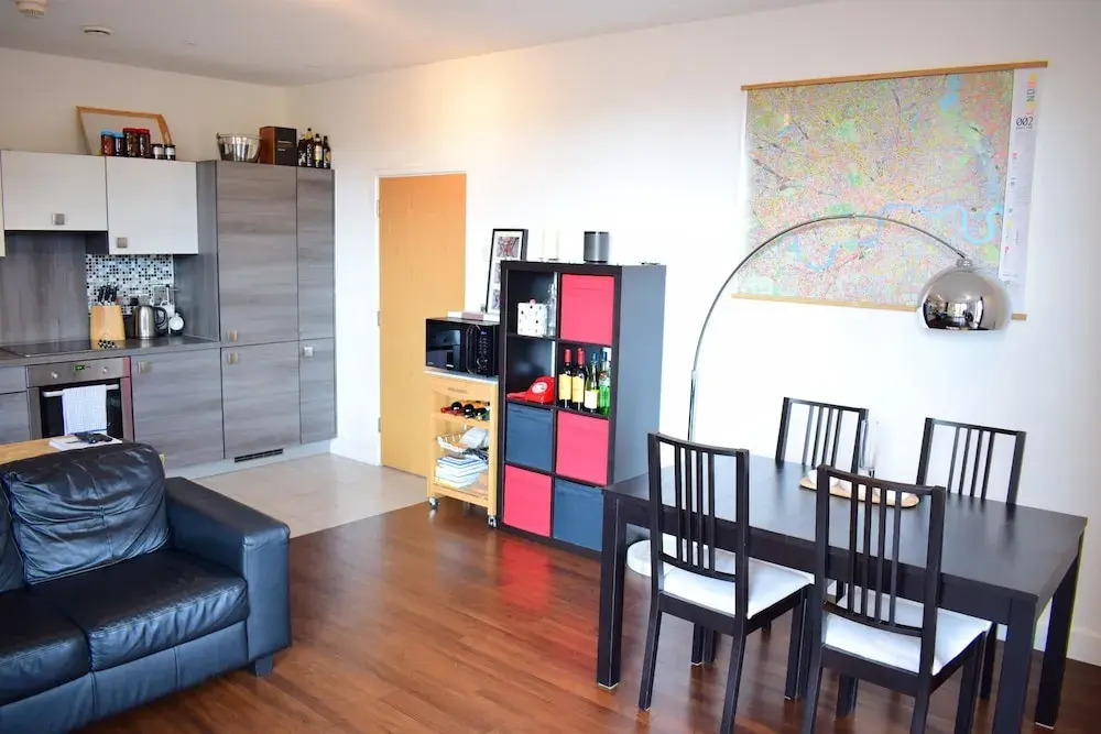 2 Bedroom East London Apartment