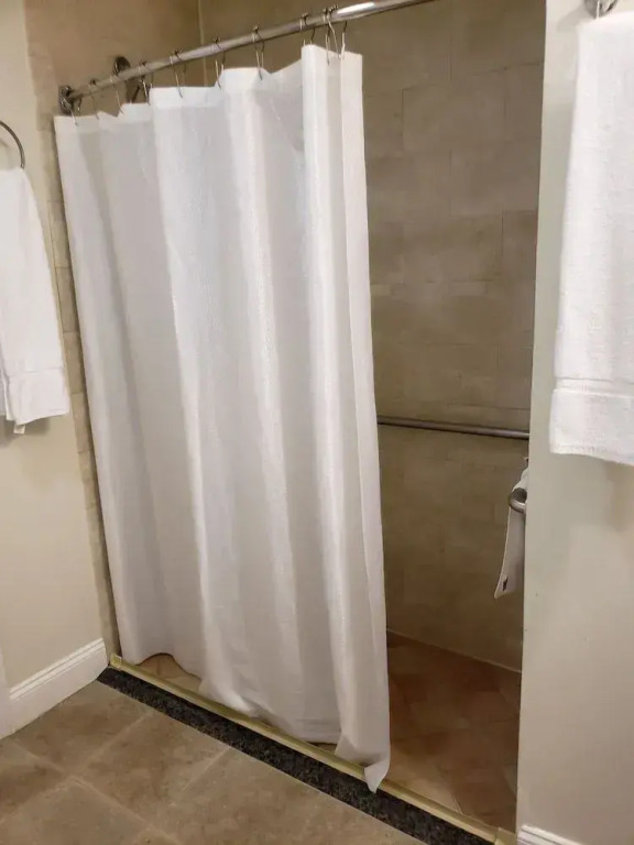 Crescent Suites Hotel
