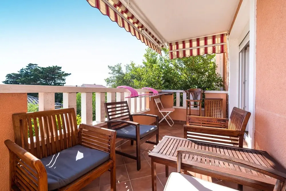 Mirella Cosy Apartment With Two Bedrooms