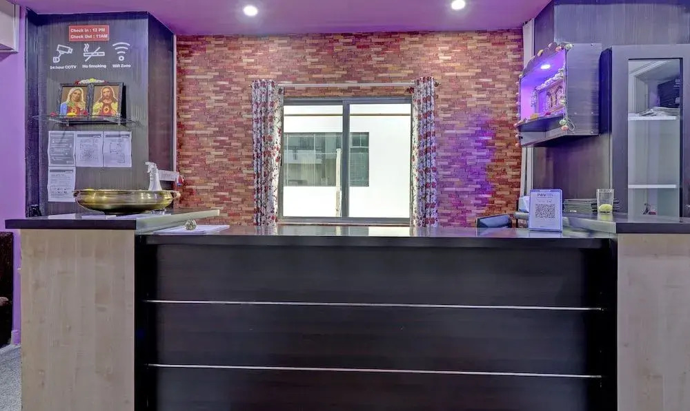 Guru Comfort, 100m from Apollo Hospital