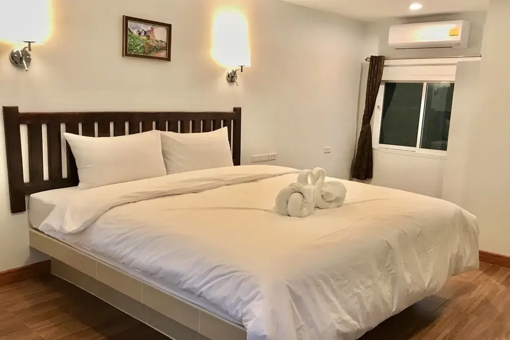 Baan Chang Residence
