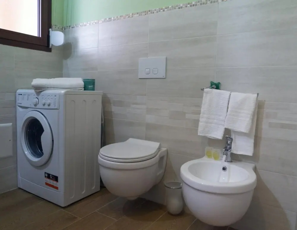 Viale Sardegna 100 Dx