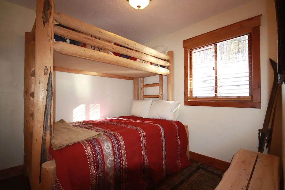 Mountain View 2 Bedroom Condo